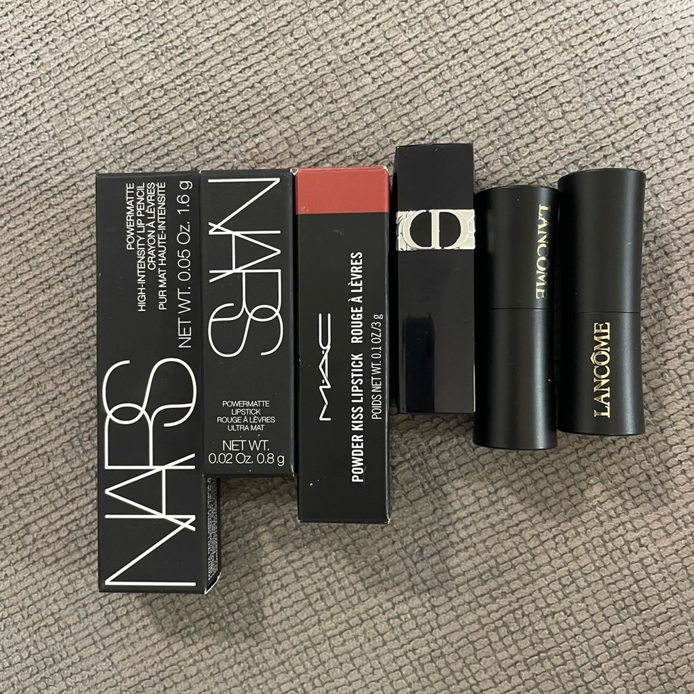 High End Lipstick New in box